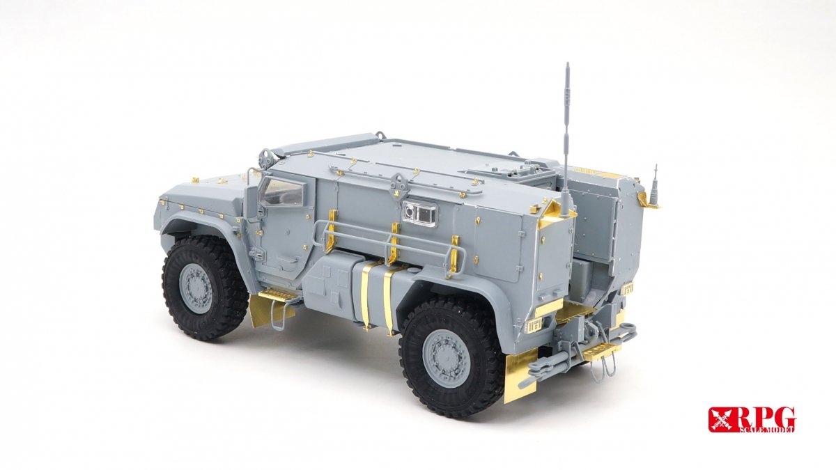 RPG Model 35021 KAMAZ K-4386 Typhoon-VDV Mine-Protected Armored Vehicle Early Type 1/35 – Bild 5