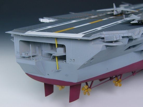 Trumpeter 05605 US CVN-68 Nimitz aircraft carrier 1975 (1/350) – image 3
