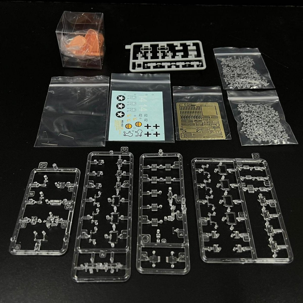 Dragon MD002 Pz.Kpfw.II Ausf.F w/Interior Afrika Corps 1/35 – image 5
