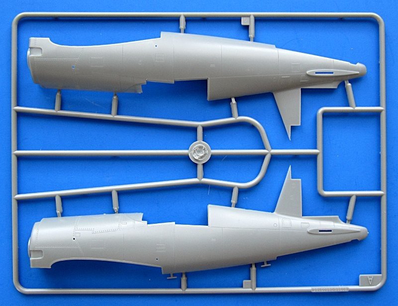 Hobby Boss 80386 F4U-4 Corsair Early Version 1/48 – obrázek 9