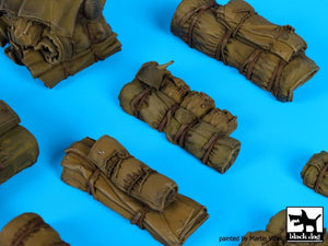 Black Dog T35142 Tentage+bedrols N 1/35 – image 2