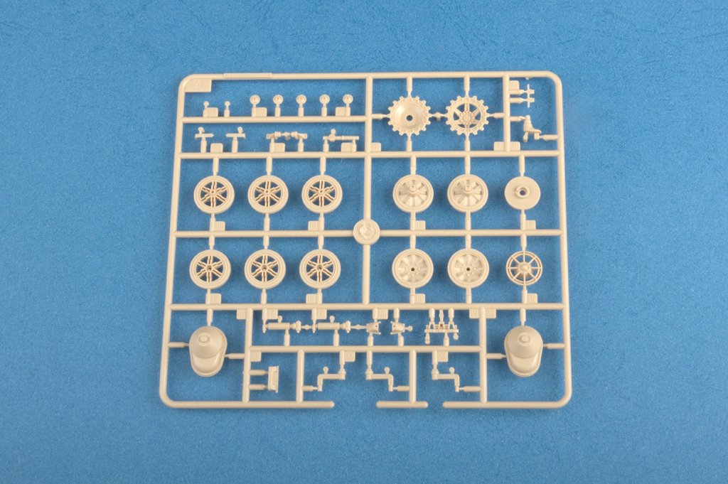 Hobby Boss 83804 German Pz.Kpfw.I Ausf.F (VK18.01)-Early 1/35 – image 5