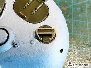ET Model P35-260 Lights Set with Guards for USArmy M4 Sherman 1/35 – obrázek 12