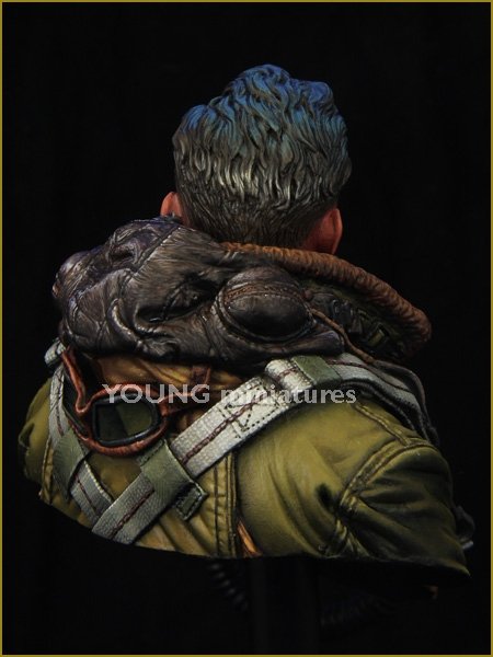 Young Miniatures YM1850 RAF Bomber Command WWII 1/10 – image 6