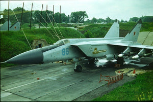 Uschi 3034 Scenic display: Russian PAG-Type Taxiway and Tarmac, Rectangular, BLAST WALL EDITION 1/72 – Bild 6