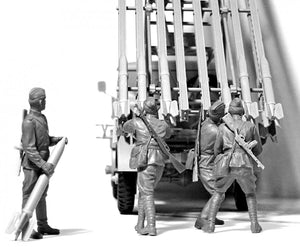 ICM 35648 WWII Soviet BM-13-16 MLRS Vehicle Crew 1/35 – obrázek 4