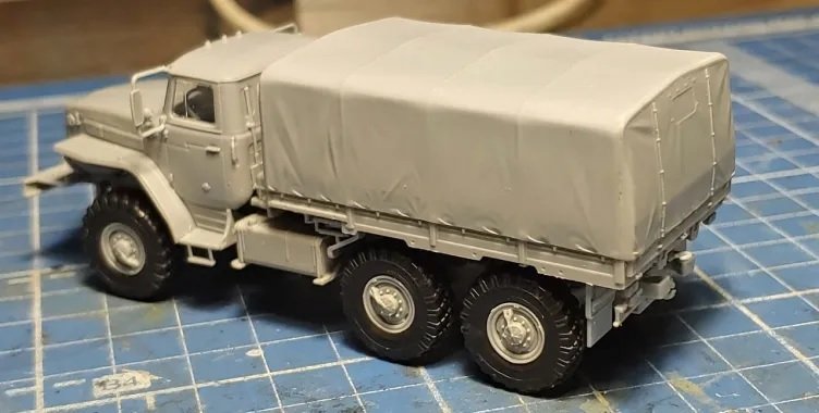 Zvezda 5050 Ural-4320 1/72 – image 4