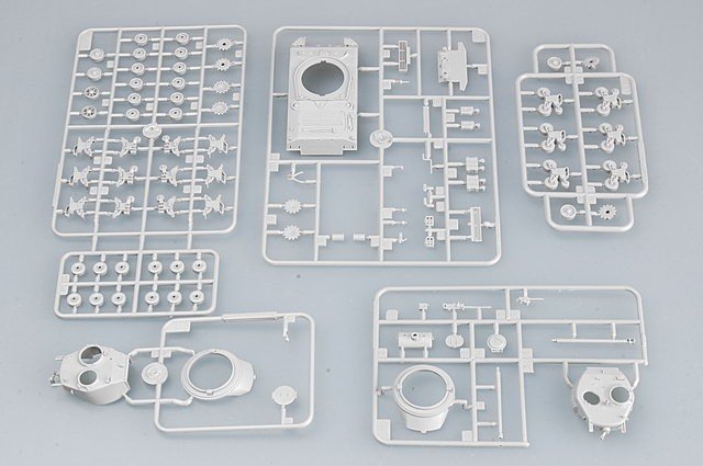 Trumpeter 07226 M4A3 76(W) TANK 1/72 – obrázek 4