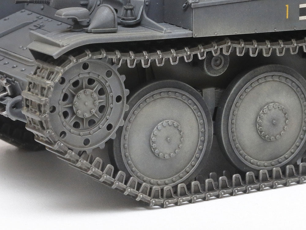 Tamiya 35369 Pz.Kpfw.38(t) Ausf. E/F 1/35 – image 5