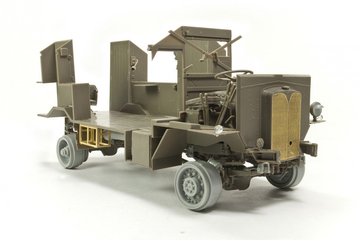 AFV Club 35227 AEC Dorchester 4x4 ACV (Full Interior) 1/35 – image 4