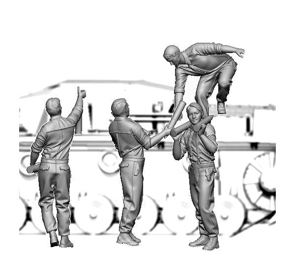 Glowel Miniatures 48007 German Tank crew loading ammo 1/48 – image 2