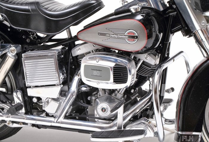 Tamiya 16037 Harley Davidson FLH Classic - Black 1/6 – image 3