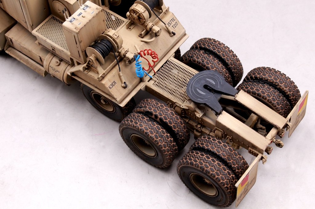 Hobby Boss 85519 M911 C-HET w/m747 Heavy Equipment Semi-Trailer 1/35 – obrázek 11