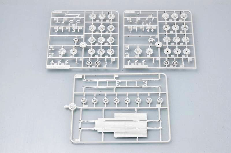 Trumpeter 07275 German Sd.Kfz.9 (18t) Half-Track Sd.Ah.116 Trailer 1/72 – image 4
