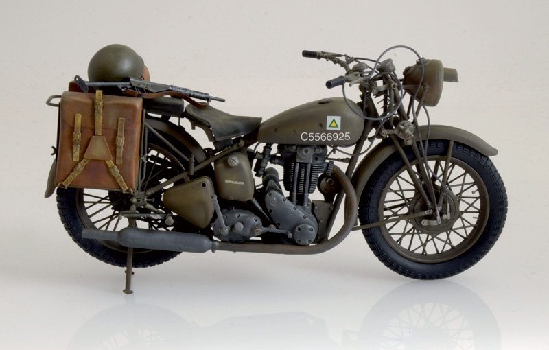 Italeri 7402 TRIUMPH 3HW – immagine 3
