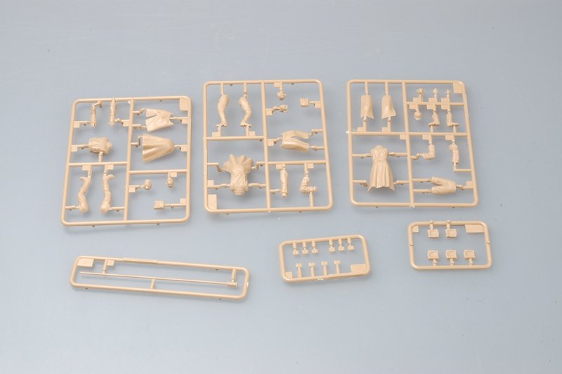 Trumpeter 00427 Soviet B-4 Howitzer Artillery Crew (1/35) – image 3