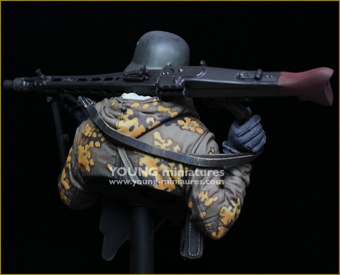 Young Miniatures YM1882 German Machine Gunner Eastern Front WWII 1/10 – image 5