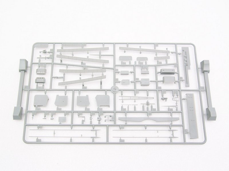 Trumpeter 05606 USSR Admiral Kuznetsov aircraft carrier 1/350 – image 21