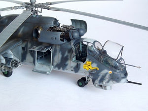 Trumpeter 05103 Mil Mi-24V Hind-E Helicopter – imagen 3