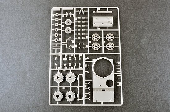 Trumpeter 09597 KV-1 1942 Simplified Turret Tank w/Tank Crew 1/35 – Bild 10