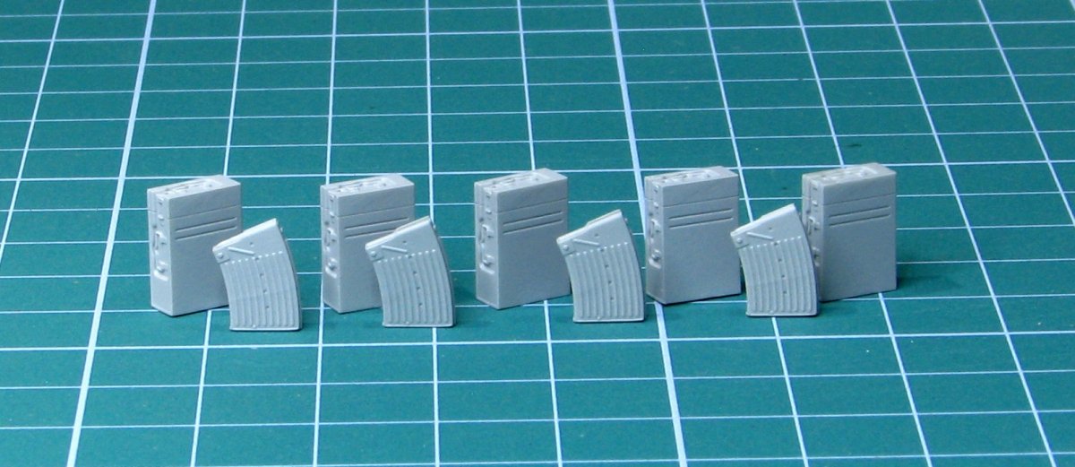 EUREKA XXL E-043 2 cm FlaK38 ammo boxes and magazines 1/35 – image 8