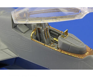 Eduard 73379 F-22 SA 1/72 FUJIMI – image 11