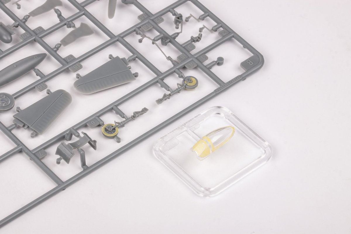Eduard CX598 F8F-1 HOBBY BOSS 1/72 – image 3