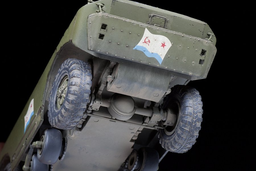 Zvezda 3638 Véhicule blindé de reconnaissance soviétique BDRM-2 1/35 – image 4