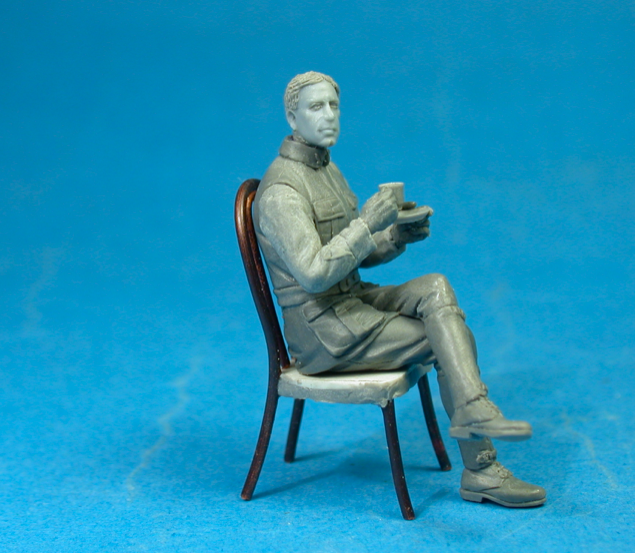 Copper State Models F32-050 French airman coffee with croissant 1/32 – Bild 2