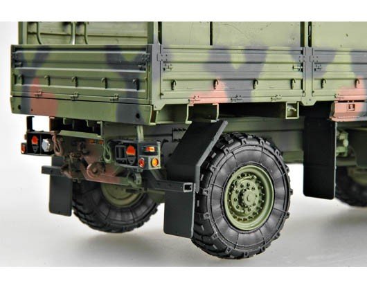 Trumpeter 01004 M1078 Light Medium Tactical Vehicle (LMTV) Standard Cargo Tru 1/35 – imagen 6