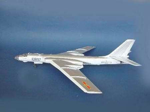 Trumpeter 01612 Tu-16K-26 G/Chinese H-6 1/72 – obrázek 2