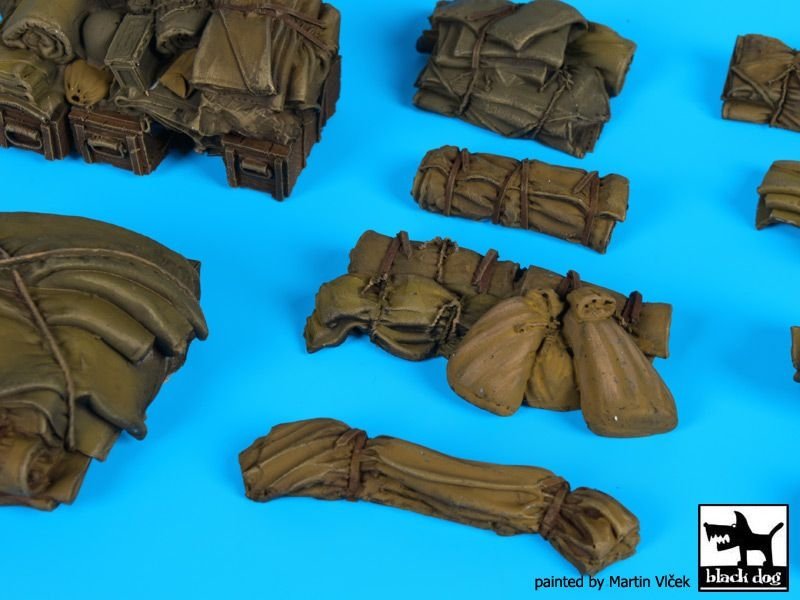 Black Dog T35143 Tentage+bedrols N 1/35 – image 2