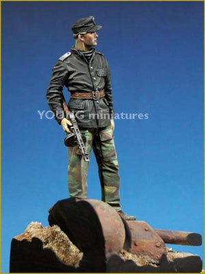 Young Miniatures YM9001-B SS Panzer Officer with T-34 Mantlet Base 90mm – image 2