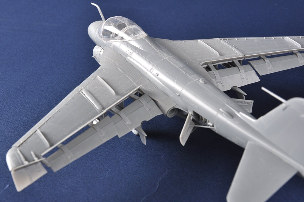 Trumpeter 01640 Grumman A-6A/E Intruder 1/72 – imagen 8