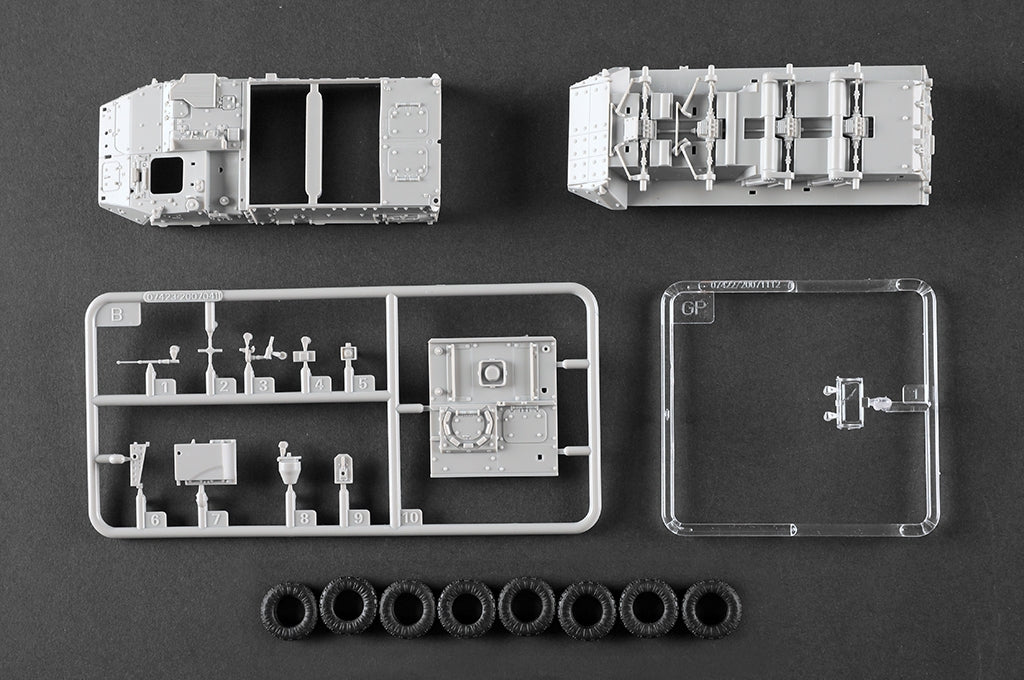 Trumpeter 07423 M1130 Stryker Command Vehicle 1/72 – image 10