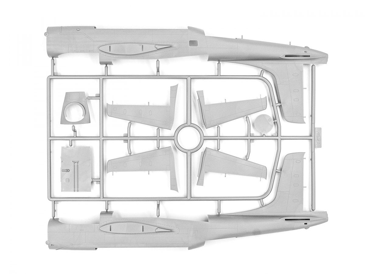 ICM 48280 B-26K with USAF Pilots &amp;amp; Ground Personnel 1/48 – image 13