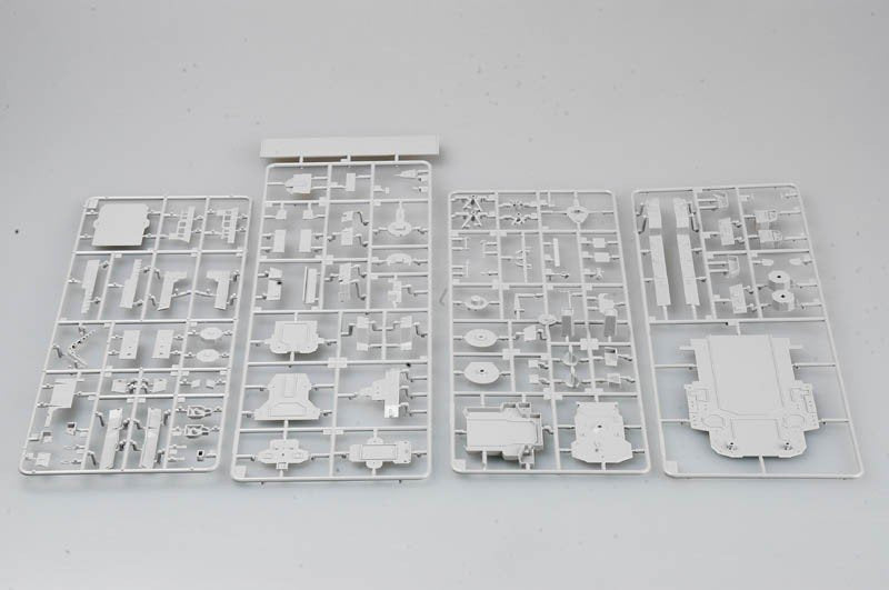 Trumpeter 04521 Russian cruiser Admiral Lazarev Ex-Frunze 1/350 – obrázek 5