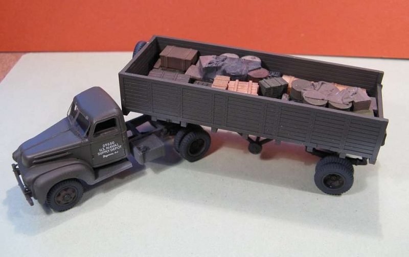 PST 72065 Ford G8TA Tractor with Semitrailer 1/72 – image 2