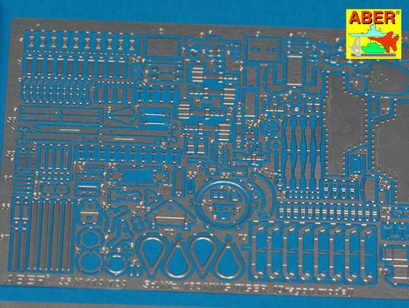 Aber 35K12 Pz.Kpfw. VI, Ausf.B (Sd.Kfz. 182) King Tiger (Henschel Turret) 1/35 – obrázek 13