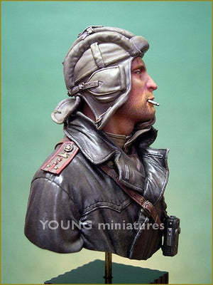 Young Miniatures YM1823 SOVIET TANK COMMANDER 1944 1/10 – zdjęcie 5