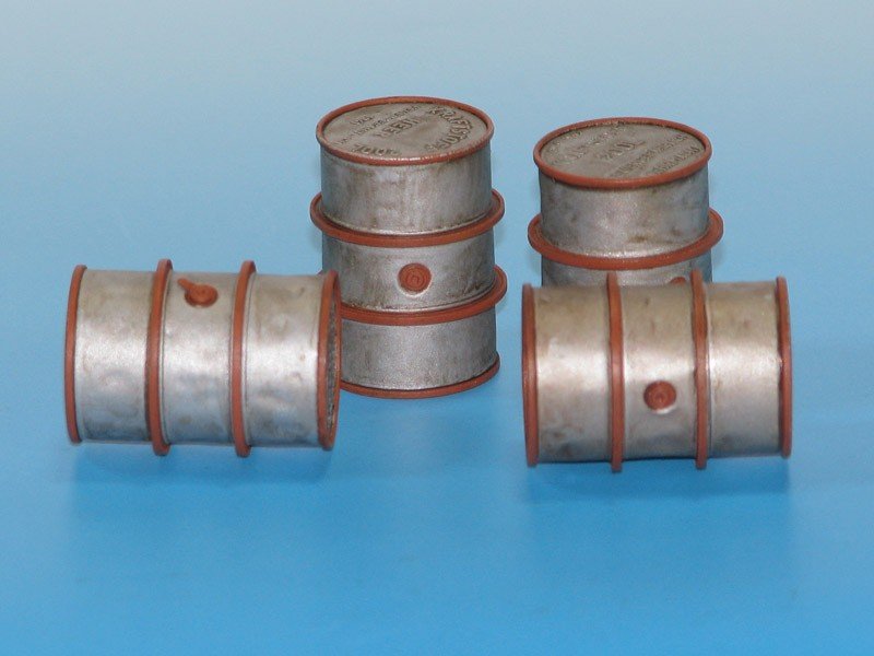 Eureka XXL E-012 Set of 4 barrels 200l 1/35