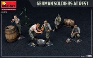 MiniArt 35378 GERMAN SOLDIERS AT REST. SPECIAL EDITION 1/35 – Bild 3