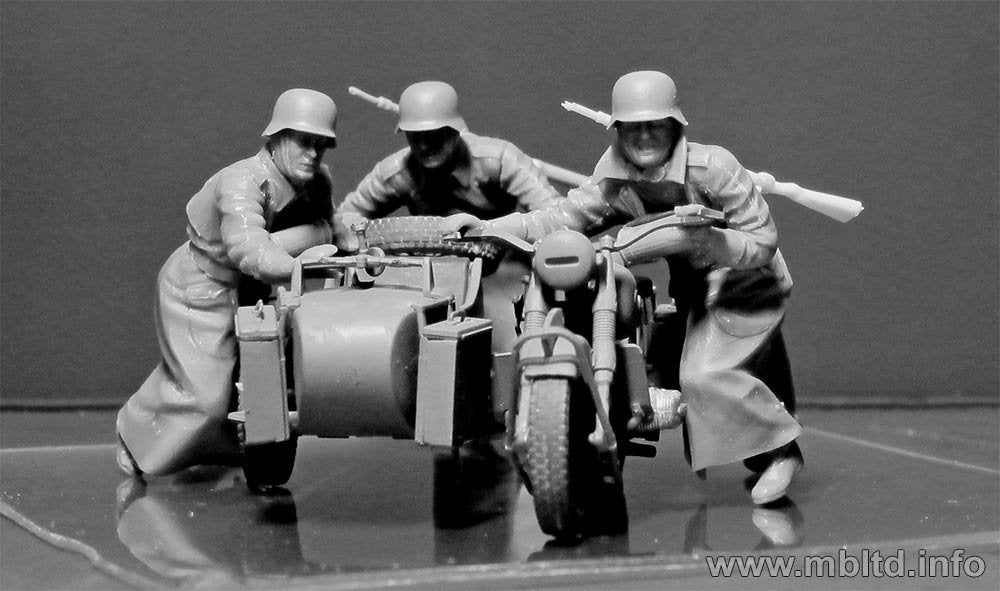 Master Box 35178 German Motorcyclists WWII – image 2