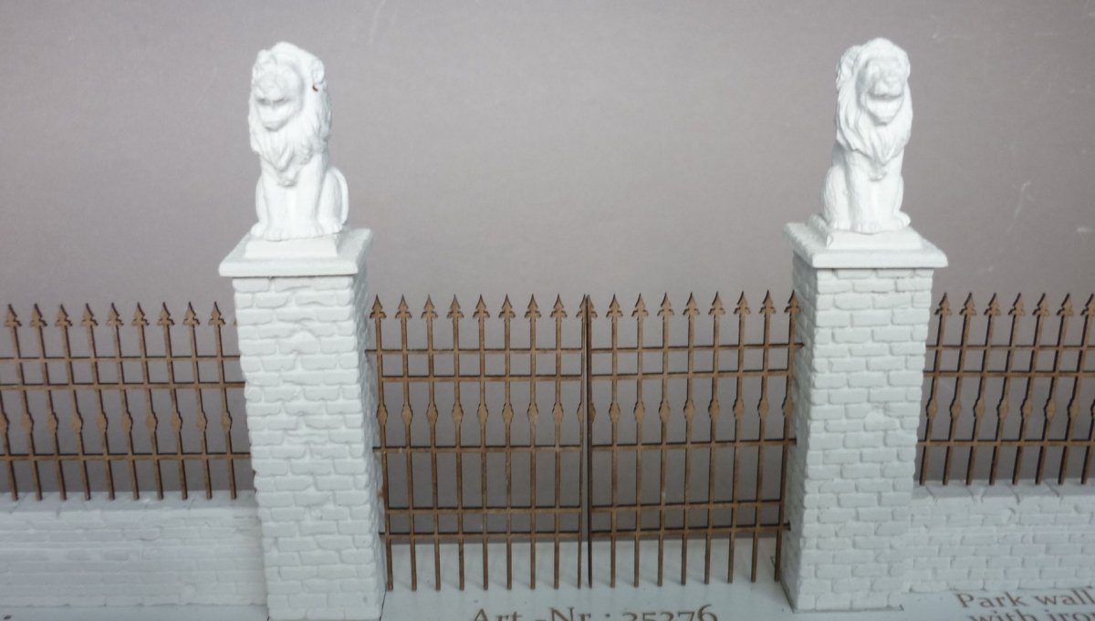 RT-Diorama 35276 Park wall with Fence 1/35 – obrázek 3