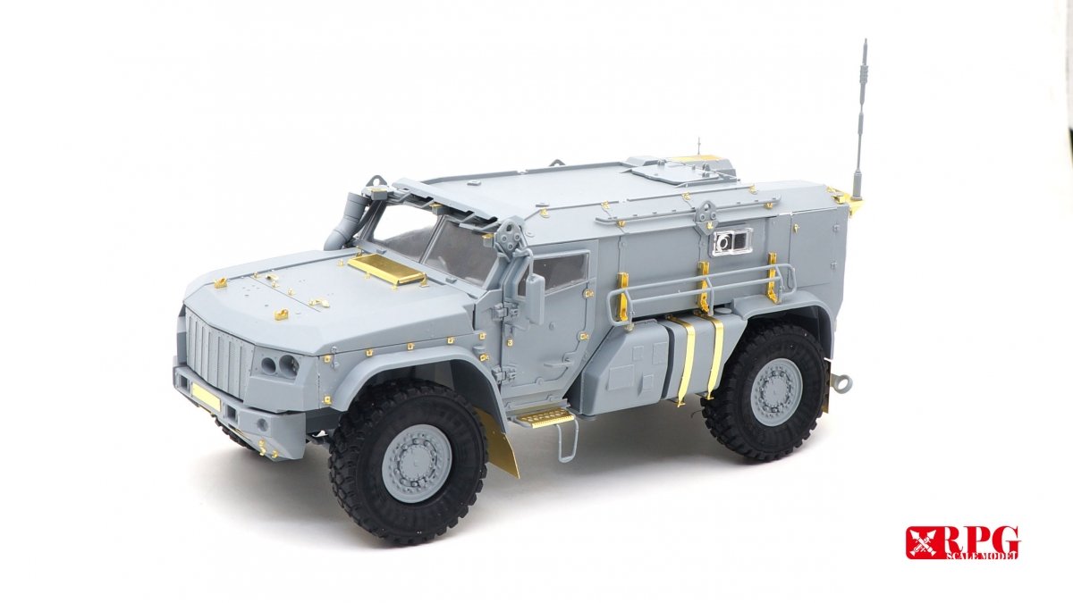 RPG Model 35021 KAMAZ K-4386 Typhoon-VDV Mine-Protected Armored Vehicle Early Type 1/35 – Bild 3