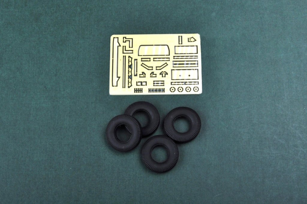 Hobby Boss 82491 Sd.Kfz.254 Tracked Armored Scout Car (1/35) – image 9