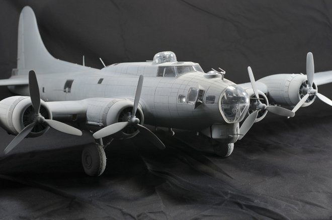 HK Models 01E04 B-17 Flying Fortress F and G 1/32 – Bild 15