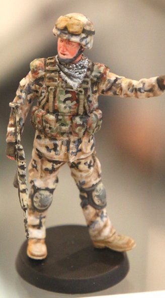 ToRo Modèle 35F102 PKW Afghanistan - Un membre d&amp;#39;équipage Rosomak / Armée polonaise en Afghanistan - Figurine avec décalcomanies à l&amp;#39;échelle 1/35 – image 3