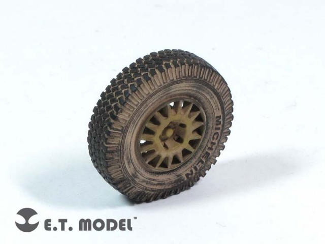 ET Model ER35-029 Defender XD &amp;#39;Wolf&amp;#39; WMIK Road Wheels Type 3 - weighted for HobbyBoss 82446 1/35
