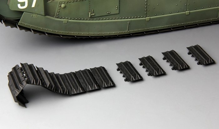Meng Model TS-009 Char 2C French Super Heavy Tank 1/35 – image 10
